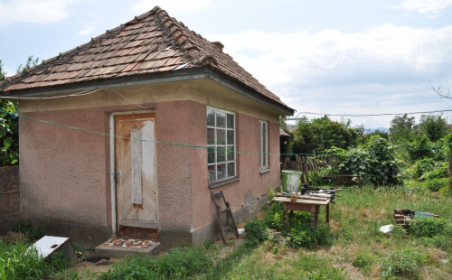 MAĎARSKO - GONC 3 IZBOVÝ  RD V TICHEJ ULIČKE SO SLOVENSKÝM SUSEDOM