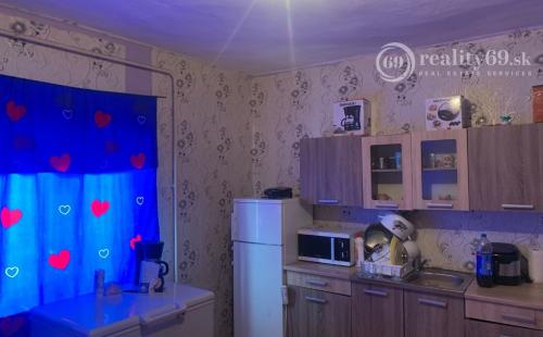 MAĎARSKO - PERKUPA PEKNÝ 2 + 1 IZBOVÝ RD NA TICHEJ ULICI