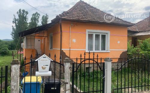 MAĎARSKO - PERKUPA PEKNÝ 2 + 1 IZBOVÝ RD NA TICHEJ ULICI