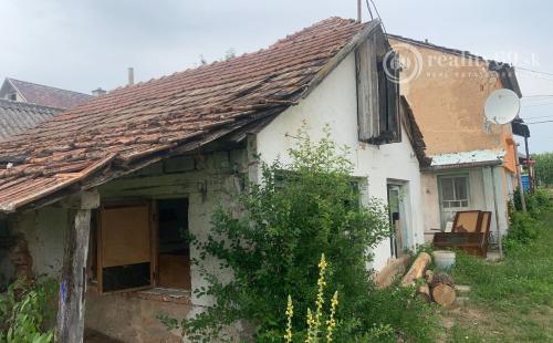 MAĎARSKO - PERKUPA PEKNÝ 2 + 1 IZBOVÝ RD NA TICHEJ ULICI