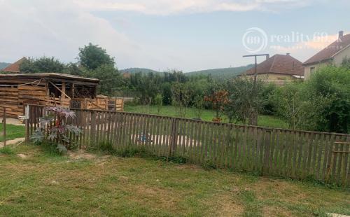 MAĎARSKO - SZENDRŐ 3 IZBOVÝ ZREKONŠTRUAVANÝ RODINNÝ DOM S TERASOU