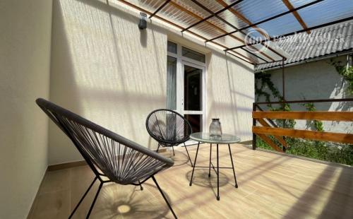 MAĎARSKO - JAZERO RAKACA - 3 IZBOVÁ CHATA S TERASOU.