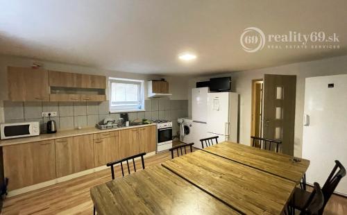 BENIAKOVCE - PRENÁJOM 4 IZBOVÝ RD KAPACITA 12 OSÔB.