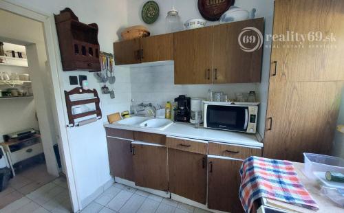 MAĎARSKO - TELKIBÁNYA RODINNÁ USADLOSŤ V LONE PRÍRODY.