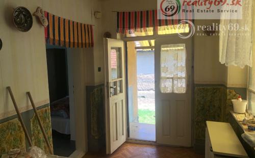 EXKLUZÍVNE - FELSŐKELECSÉNY 2 IZBOVÝ RODINNÝ DOM V PEKNOM PROSTREDÍ.