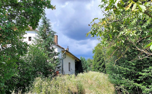 MAĎARSKO - PERECSE KÚRIA POZEMOK 1,2 ha S MOŽNOSŤOU ROZDELENIA NA VIACERO MENŠÍCH