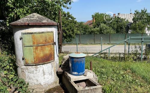 BENIAKOVCE - 3 IZBOVÝ RD, 1106 M2, VHODNÝ NA REKONŠTRUKCIU.