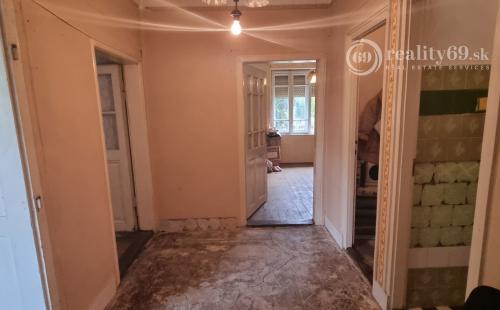 FUZÉRKOMLOS - DVOJIZBOVÝ RODINNÝ DOM 25KM OD KOŠÍC