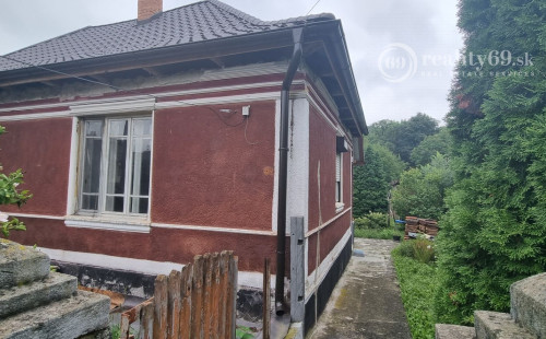 FUZÉRKOMLOS - DVOJIZBOVÝ RODINNÝ DOM 25KM OD KOŠÍC