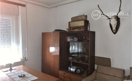 MAĎARSKO - TORNASZENTJAKAB 3 IZBOVÝ RD S LETNOU KUCHYŇOU A HOSPODÁRSKOU BUDOVOU