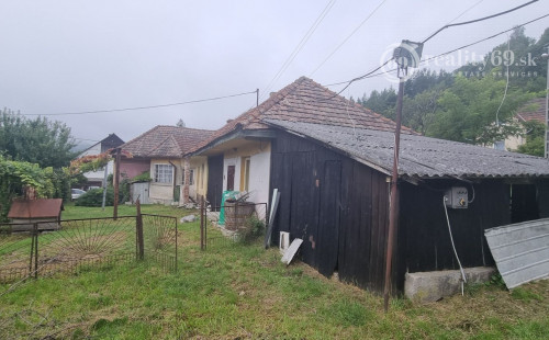 MAĎARSKO - HOLLÓHÁZA GAZDOVSKÝ DOM 5000 m2 POZEMKOM