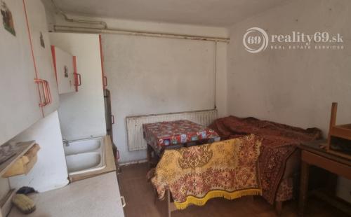 MAĎARSKO - HOLLÓHÁZA GAZDOVSKÝ DOM 5000 m2 POZEMKOM