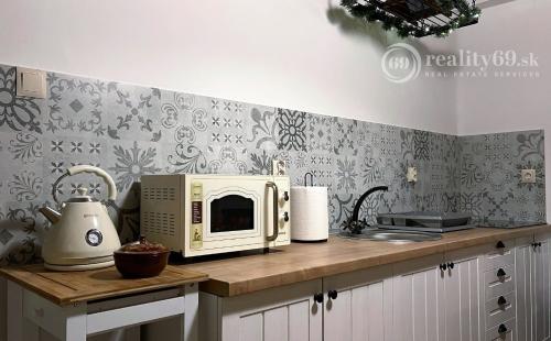 MAĎARSKO - GALVÁCS PEKNÁ 3 IZBOVÁ CHALUPA PO REKONŠTRUKCII, KRÁSNA PRÍRODA.