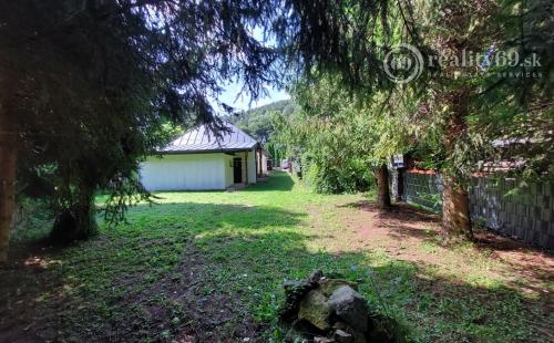 MAĎARSKO - KISHUTA RODINNÝ DOM 240 M2 + HOSŤOVSKÝ DOM 40 M2 IBA 45 km OD KOŠÍC