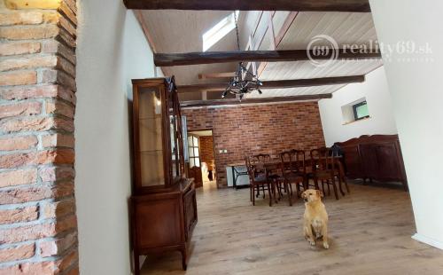 MAĎARSKO - KISHUTA RODINNÝ DOM 240 M2 + HOSŤOVSKÝ DOM 40 M2 IBA 45 km OD KOŠÍC