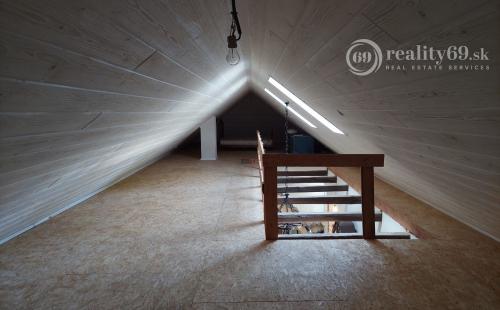 MAĎARSKO - KISHUTA RODINNÝ DOM 240 M2 + HOSŤOVSKÝ DOM 40 M2 IBA 45 km OD KOŠÍC