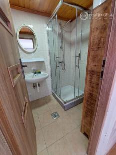 MAĎARSKO - KISHUTA RODINNÝ DOM 240 M2 + HOSŤOVSKÝ DOM 40 M2 IBA 45 km OD KOŠÍC