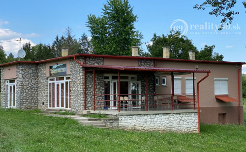 SZALONNA KOMPLETNE ZARIADENÁ 4 IZBOVÁ CHATA PRI JAZERE RAKACA.