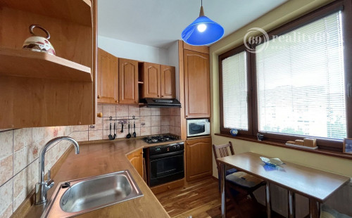 JUH - LUDMANSKÁ 3 IZBOVÝ BYT PO REKONŠTRUKCII V CENTRE MESTA, 2X LODŽIA.