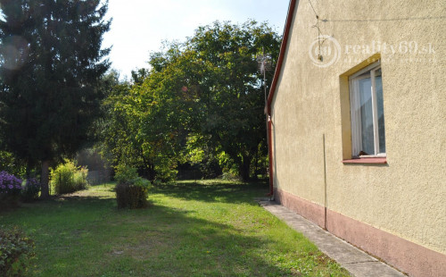 MAĎARSKO - PÁLHÁZA PEKNÝ 3 IZBOVÝ DOMČEK NA VÝBORNOM MIESTE