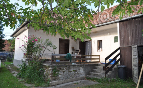 MAĎARSKO - VÁGÁSHUTA 2 IZBOVÝ RODINNÝ DOM S PANORAMATICKÝM VÝHĽADOM.