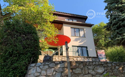 REZERVOVANÉ - JABLONOV NAD TURŇOU - MUROVANÁ CHATA VÝBORNÝ STAV.