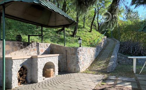 REZERVOVANÉ - JABLONOV NAD TURŇOU - MUROVANÁ CHATA VÝBORNÝ STAV.