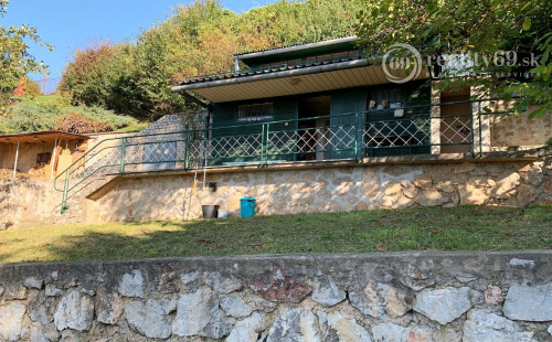 REZERVOVANÉ - JABLONOV NAD TURŇOU - MUROVANÁ CHATA VÝBORNÝ STAV.