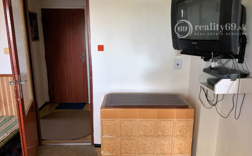 REZERVOVANÉ - JABLONOV NAD TURŇOU - MUROVANÁ CHATA VÝBORNÝ STAV.