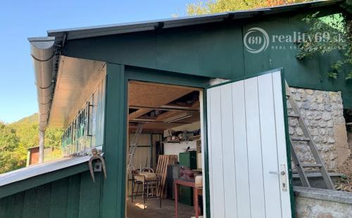 REZERVOVANÉ - JABLONOV NAD TURŇOU - MUROVANÁ CHATA VÝBORNÝ STAV.