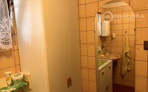 REZERVOVANÉ - JABLONOV NAD TURŇOU - MUROVANÁ CHATA VÝBORNÝ STAV.