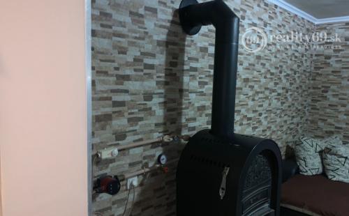 REZERVOVANÉ - MAĎARSKO - PERKUPA VEĽKÝ 3 IZBOVÝ ZREKONŠTRUOVANÝ V KRÁSNEJ LOKALITE