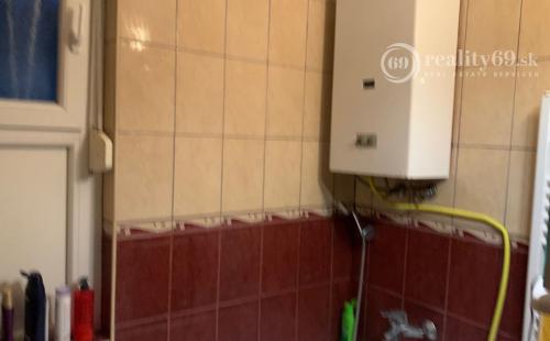 REZERVOVANÉ - MAĎARSKO - PERKUPA VEĽKÝ 3 IZBOVÝ ZREKONŠTRUOVANÝ V KRÁSNEJ LOKALITE