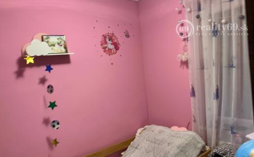 REZERVOVANÉ - MAĎARSKO - PERKUPA VEĽKÝ 3 IZBOVÝ ZREKONŠTRUOVANÝ V KRÁSNEJ LOKALITE