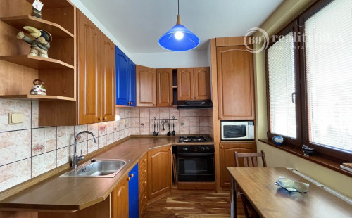 JUH - LUDMANSKÁ 3 IZBOVÝ BYT PO REKONŠTRUKCII V CENTRE MESTA, 2X LODŽIA.