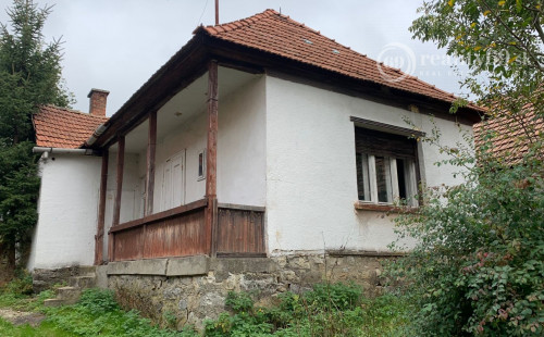 MAĎARSKO - SZŐLŐSARDÓ - 2 SEDLIACKE DOMY V KRÁSNOM PROSTREDÍ