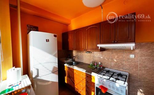 TERASA - MIKOVÍNIHO 1 IZBOVÝ PRIESTRANNÝ  BYT 35 M2 S LODŽIOU