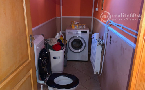 MAĎARSKO - SZENDRŐ 3 IZBOVÝ ZREKONŠTRUAVANÝ RODINNÝ DOM