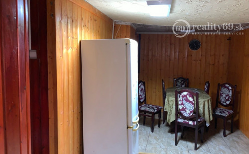 MAĎARSKO - SZENDRŐ 3 IZBOVÝ ZREKONŠTRUAVANÝ RODINNÝ DOM