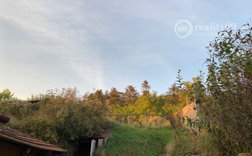 MAĎARSKO - SZENDRŐ 3 IZBOVÝ ZREKONŠTRUAVANÝ RODINNÝ DOM