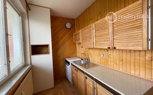 REZERVOVANÉ - TERASA - 3 IZBOVÝ BYT V OV S LODŽIOU 64 M2 PRI KINE DRUŽBA