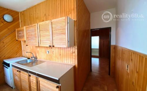 REZERVOVANÉ - TERASA - 3 IZBOVÝ BYT V OV S LODŽIOU 64 M2 PRI KINE DRUŽBA