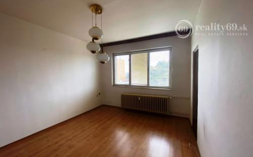 REZERVOVANÉ - TERASA - 3 IZBOVÝ BYT V OV S LODŽIOU 64 M2 PRI KINE DRUŽBA