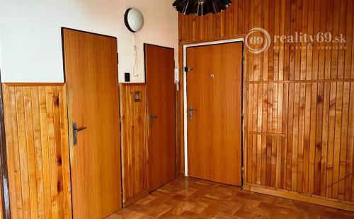 REZERVOVANÉ - TERASA - 3 IZBOVÝ BYT V OV S LODŽIOU 64 M2 PRI KINE DRUŽBA