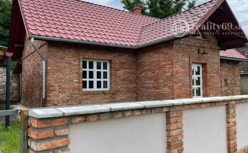 MAĎARSKO - ABAUJVAR 3 IZBOVÝ ZREKONŠTRUOVANÝ RODINNÝ DOM.