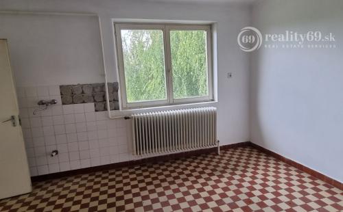 REZERVOVANÉ - MAĎARSKO - ABAÚJVÁR DVOJDOM ZA CENU JEDNÉHO IBA 3 KM OD HRANÍC.