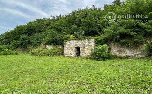 REZERVOVANÉ - MAĎARSKO - ABAÚJVÁR  NAJKRAJŠÍ STAVEBNÝ POZEMOK 1668 M2, VŠETKY IS.