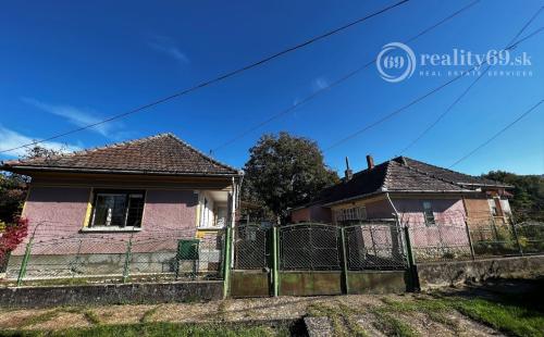 MAĎARSKO - ABAÚJVÁR VIDIECKY DOM A LETNÁ KUCHYŇA, POZEMOK 600 M2.