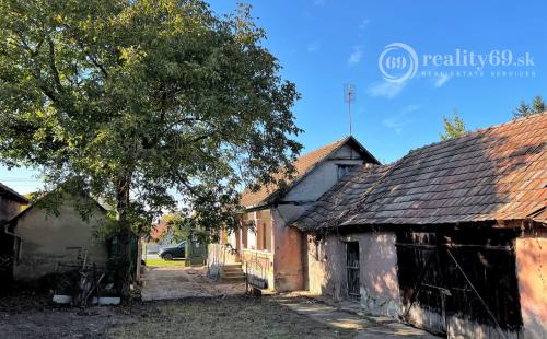 MAĎARSKO - ABAÚJVÁR VIDIECKY DOM A LETNÁ KUCHYŇA, POZEMOK 600 M2.