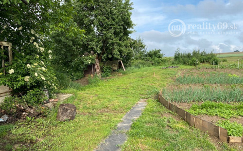 PERÍN CHÝM – STARŠÍ 3 IZBOVÝ RODINNÝ DOM